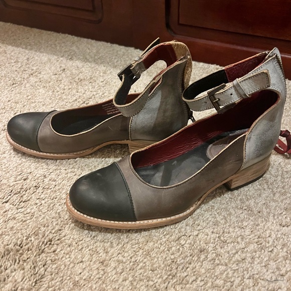 Freebird by Steven - Picture 2 of 4